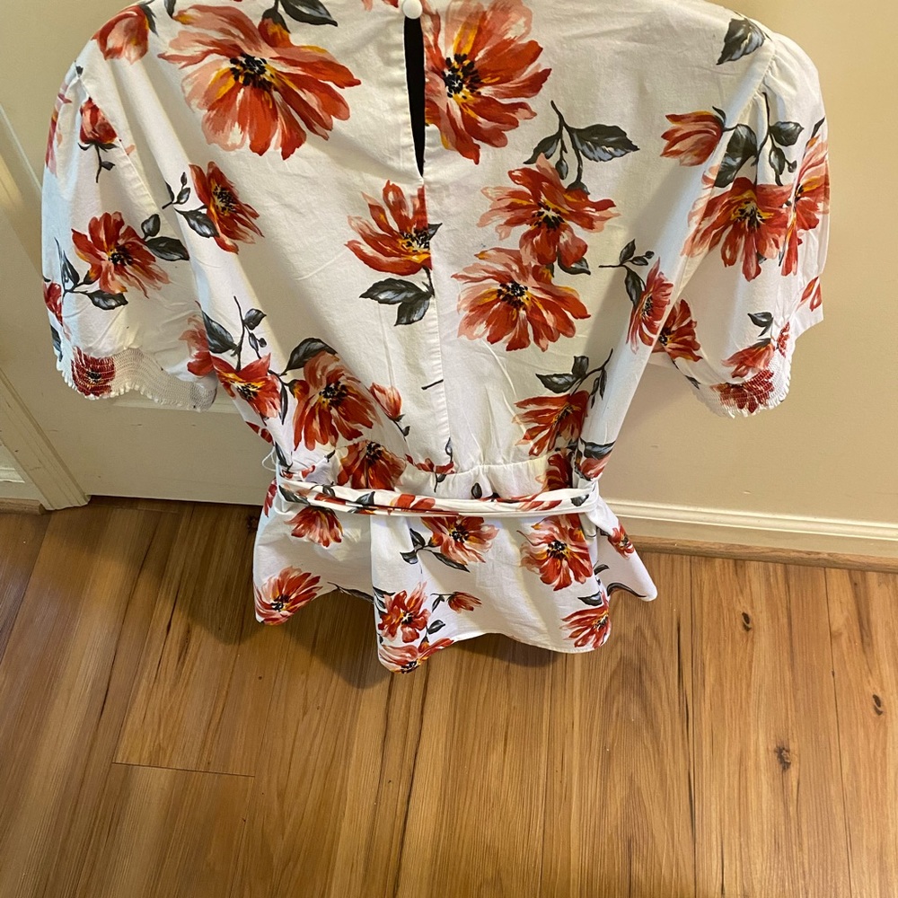 White Lane Bryant short sleeves Peplum Blouse with Burnt orange flowers!!! - Picture 2 of 4